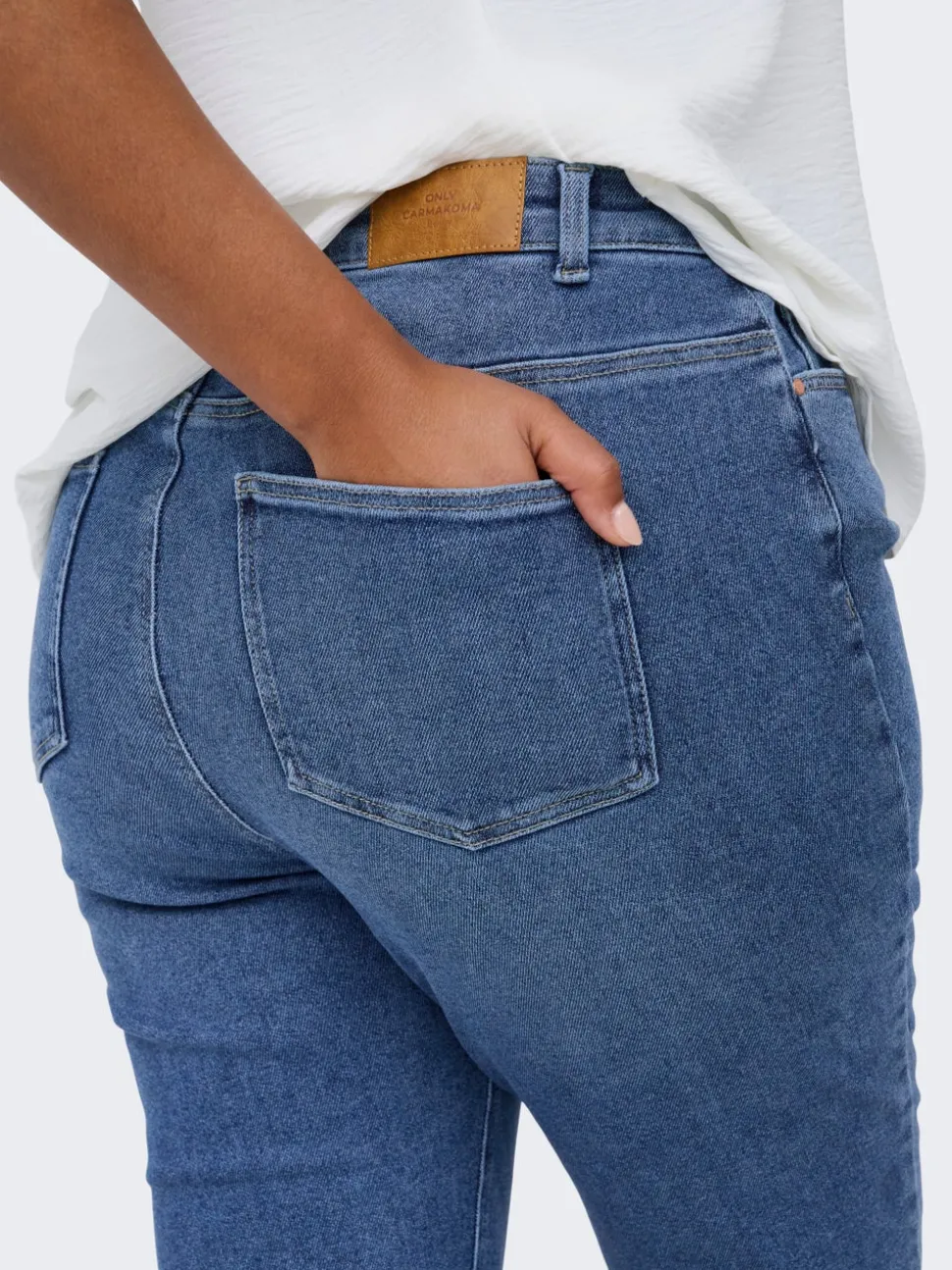 CARCATWALK Hög midja Mom Fit Ankellängd Jeans