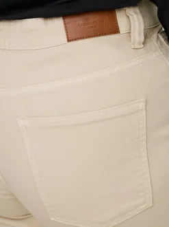 CARFRANKIE Hög midja Barrel-passform Ankellängd Jeans