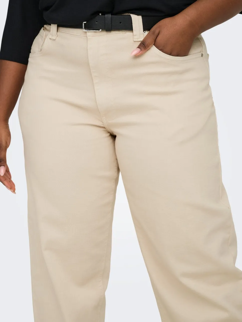 CARFRANKIE Hög midja Barrel-passform Ankellängd Jeans
