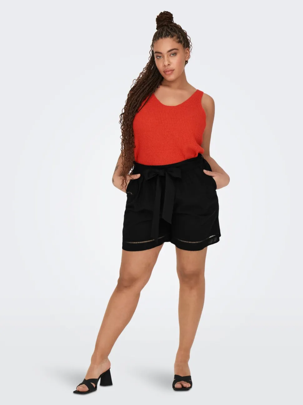CARJUPITER Medelhög midja Lös passform Shorts