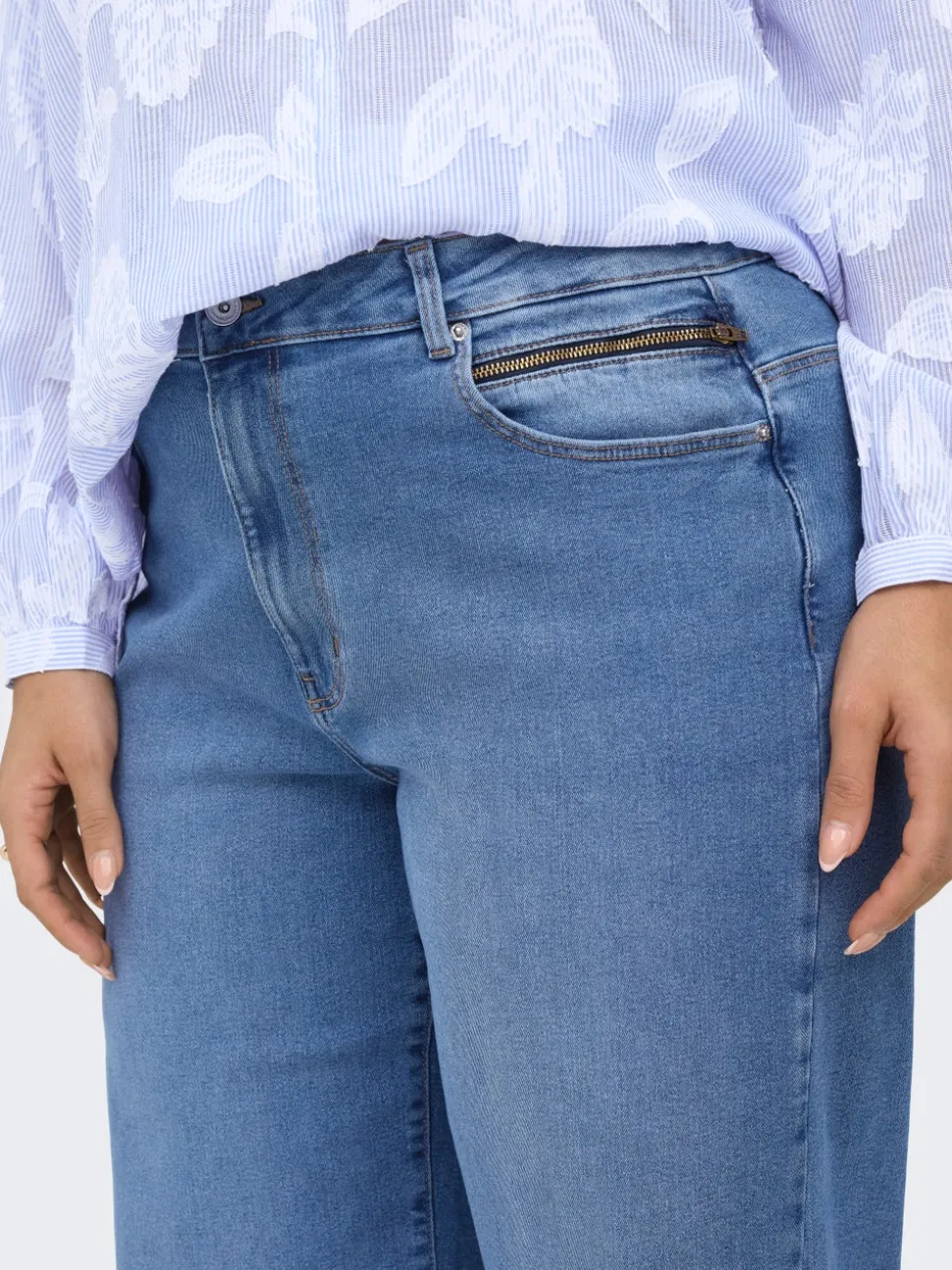 CARMADISON Hög midja Vida ben Jeans