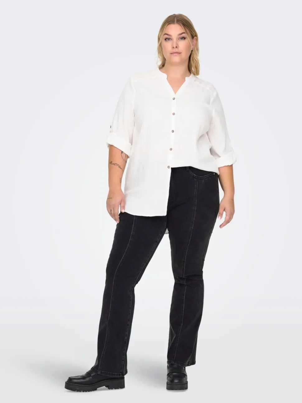 CARSALLY Medelhög midja Utsvängd passform Jeans
