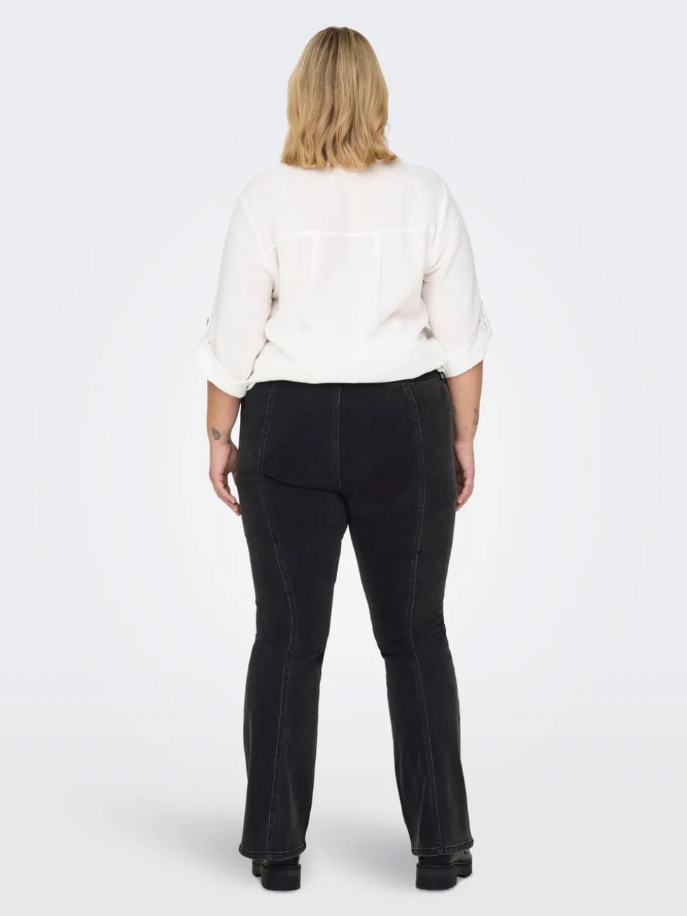 CARSALLY Medelhög midja Utsvängd passform Jeans