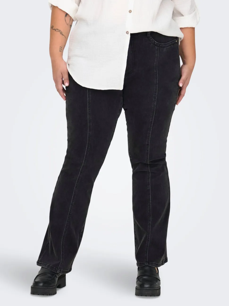 CARSALLY Medelhög midja Utsvängd passform Jeans