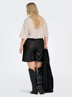 CARTILA Normal passform shorts i imitationsläder