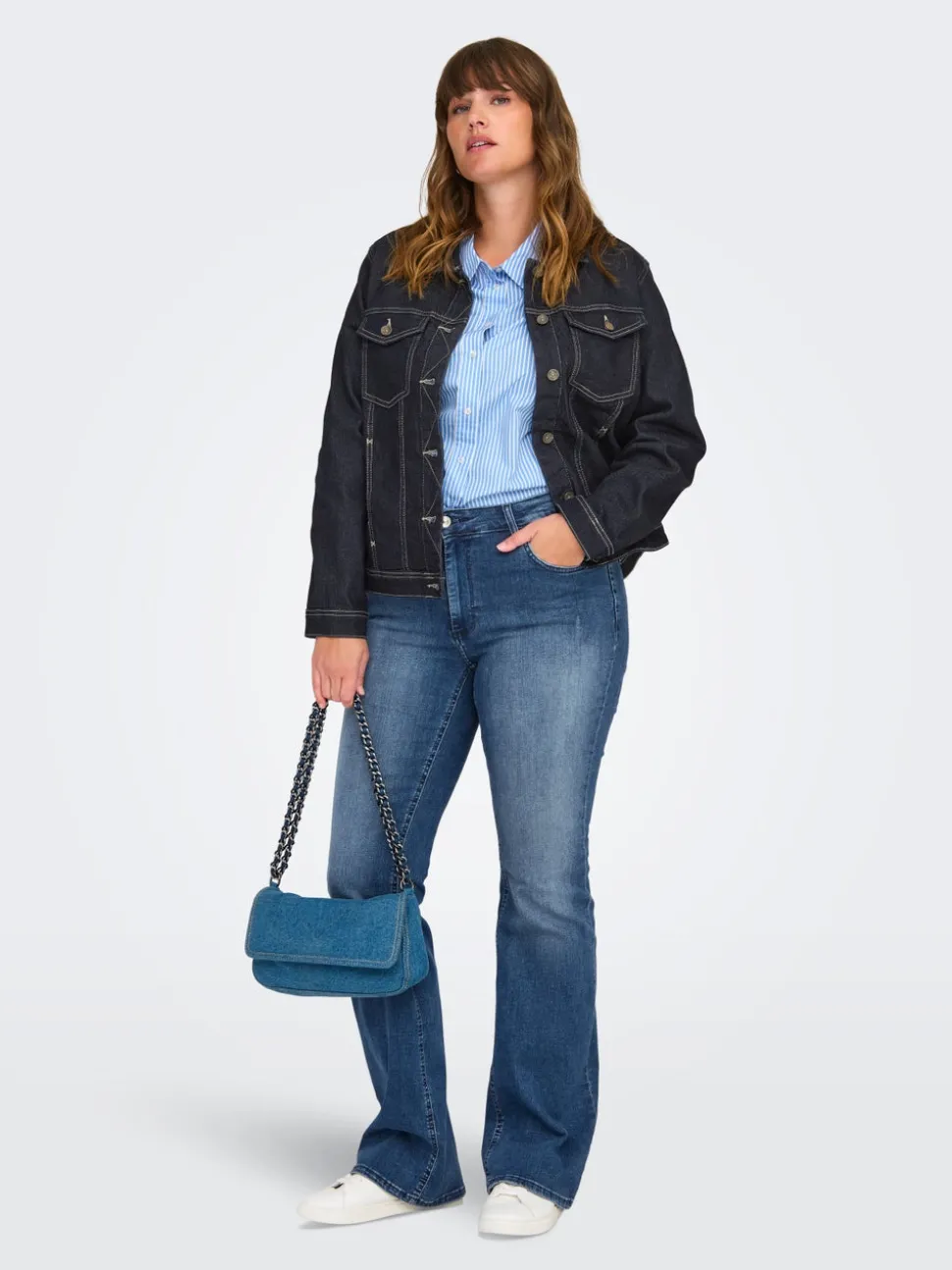 CARWILLY Medelhög midja Utsvängd passform Jeans