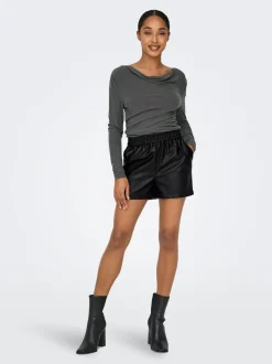 JDYALAIA Medelhög midja Normal passform Shorts i läderimitation