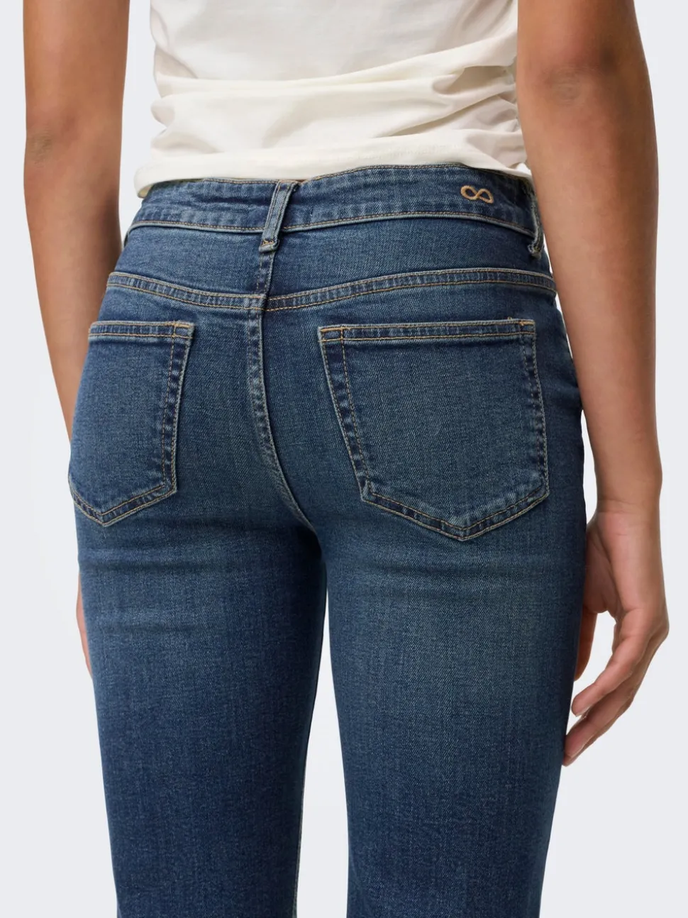 JDYKATHY Hög midja Utsvängd passform Jeans