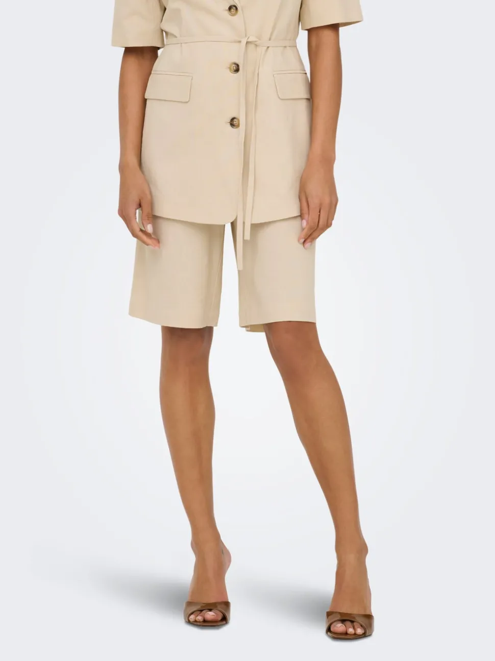 JDYNAOMI Medelhög midja Lös passform Linne Bermudashorts