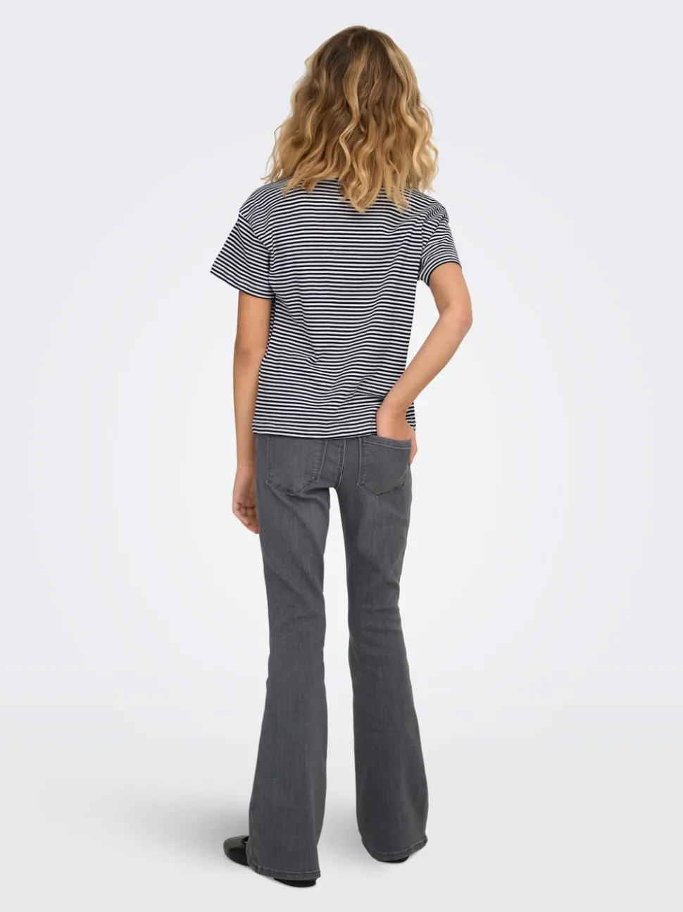 KOGRAIN Medelhög midja Utsvängd passform Jeans