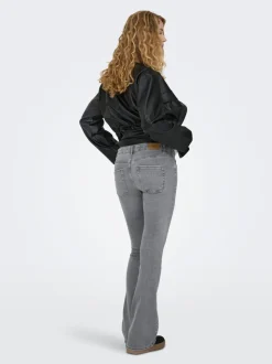OLMBLUSH Utsvängd passform Jeans