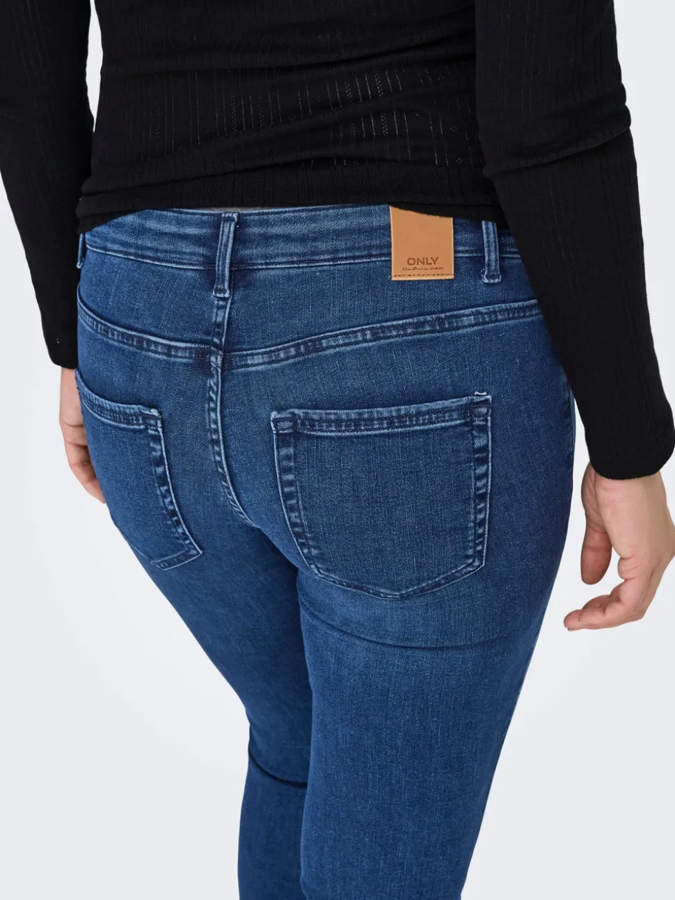 OLMBLUSH Utsvängd passform Jeans