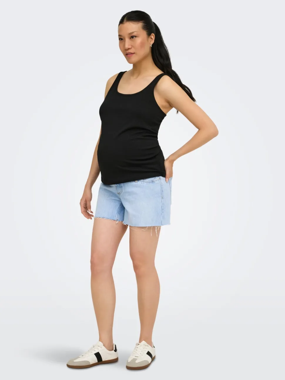 OLMGABI Medelhög midja Normal passform Denimshorts