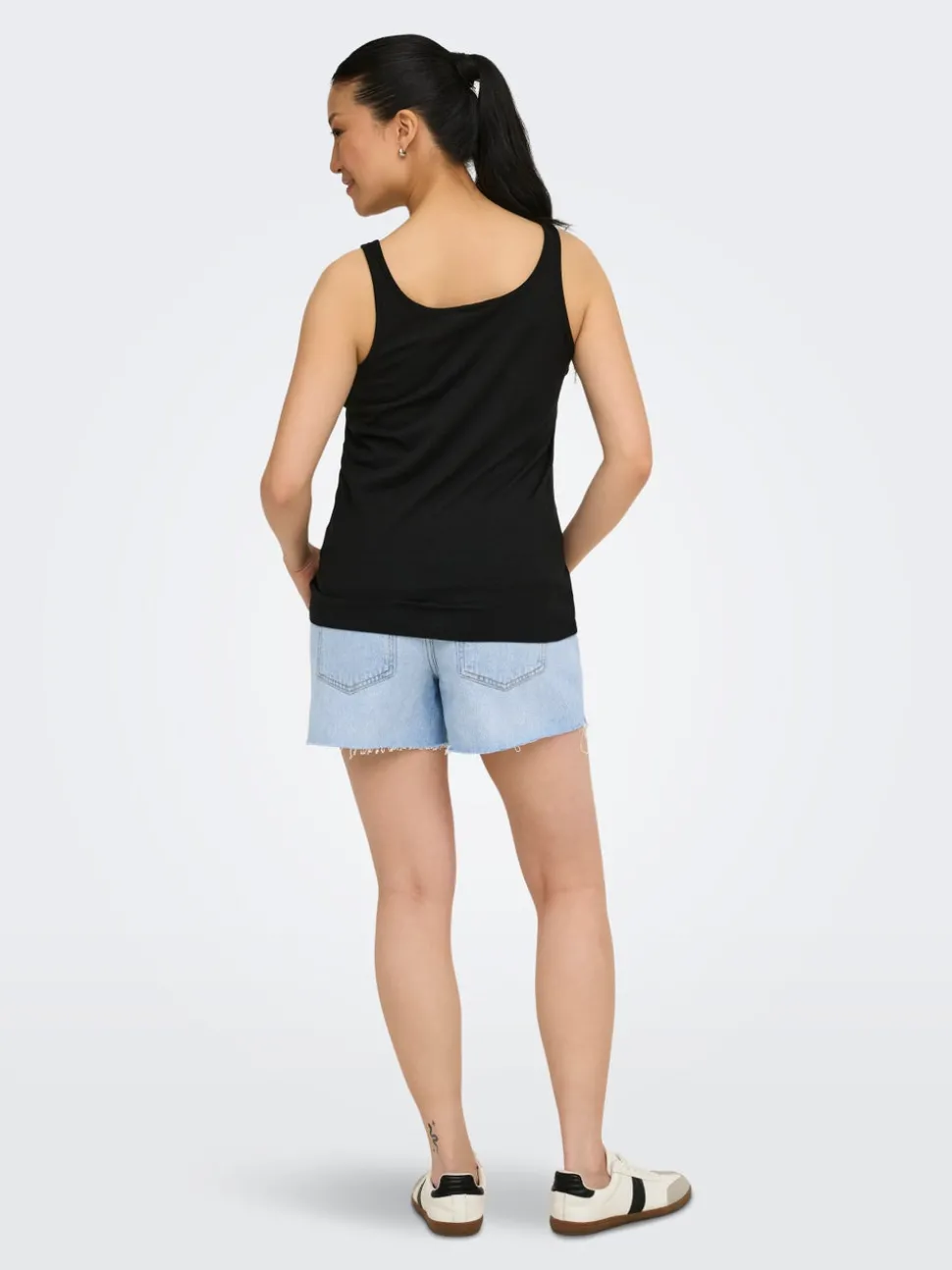 OLMGABI Medelhög midja Normal passform Denimshorts