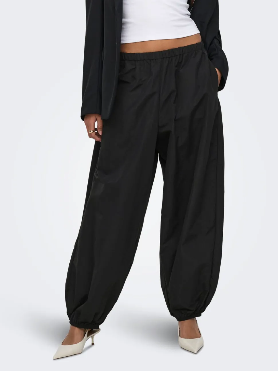 ONLAZRA Barrel-passform Pantalones estilo parachute