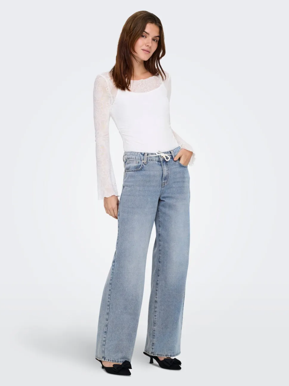 ONLBLISS Medelhög midja Vida ben Jeans