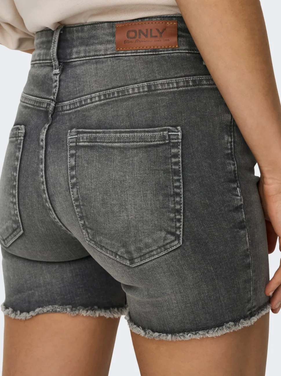 ONLBLUSH Medelhög midja Normal passform Denimshorts