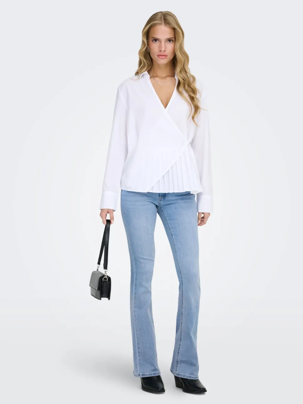 ONLBLUSH Medelhög midja Utsvängd passform Jeans