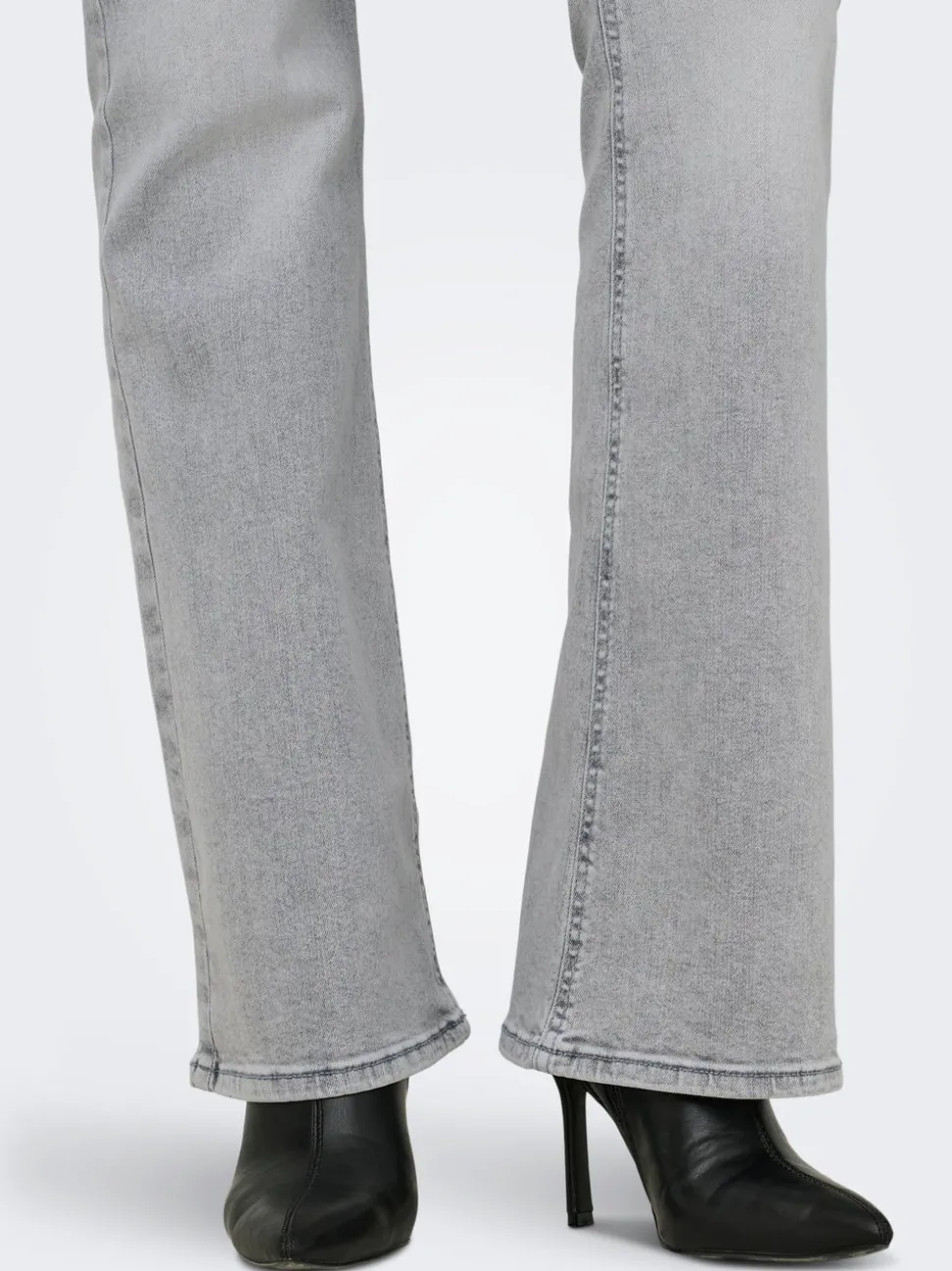 ONLBLUSH Medelhög midja Utsvängd passform Jeans
