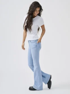 ONLBLUSH Medelhög midja Utsvängd retropassform Jeans