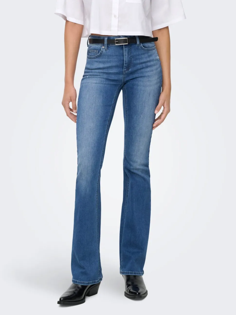 ONLBLUSH Medelhög midja Utsvängd passform Jeans