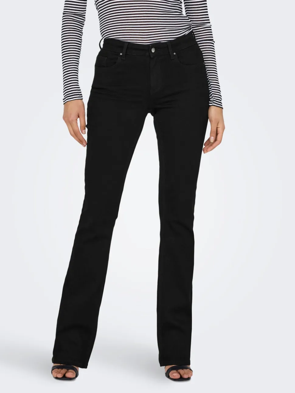 ONLBLUSH Medelhög midja Utsvängd passform Jeans