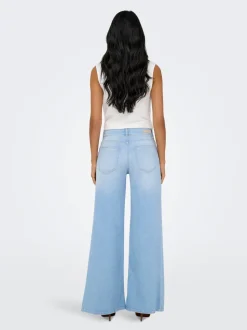 ONLCALIFORNIA Medelhög midja Utsvängd passform Jeans