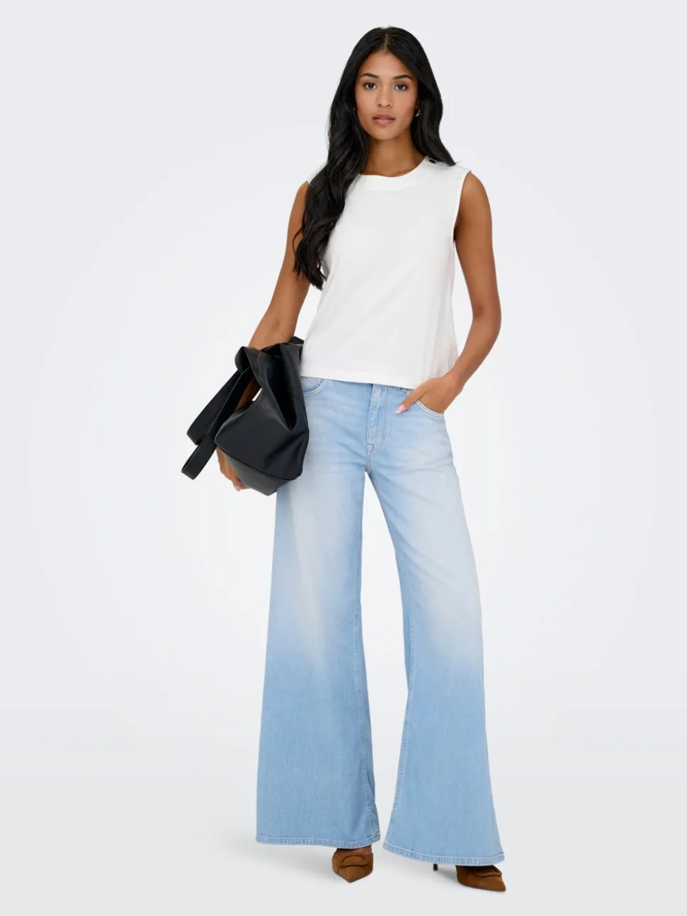 ONLCALIFORNIA Medelhög midja Utsvängd passform Jeans