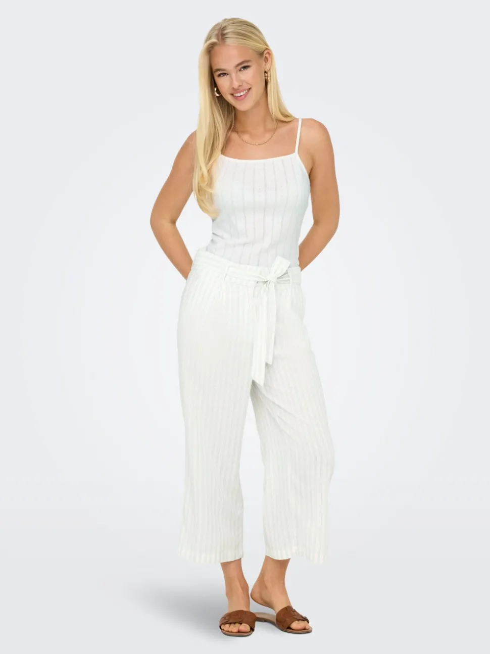 ONLCARO Cropped Fit Linne Byxor med vida ben