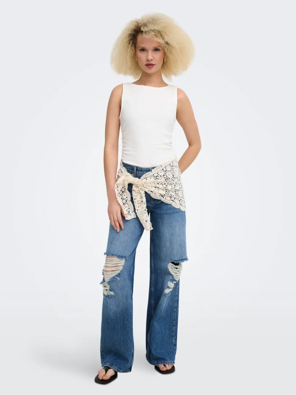 ONLCARRIE Medelhög midja Vida ben Jeans