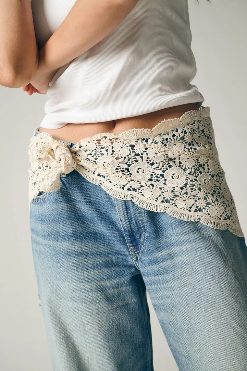 ONLCARRIE Medelhög midja Vida ben Jeans