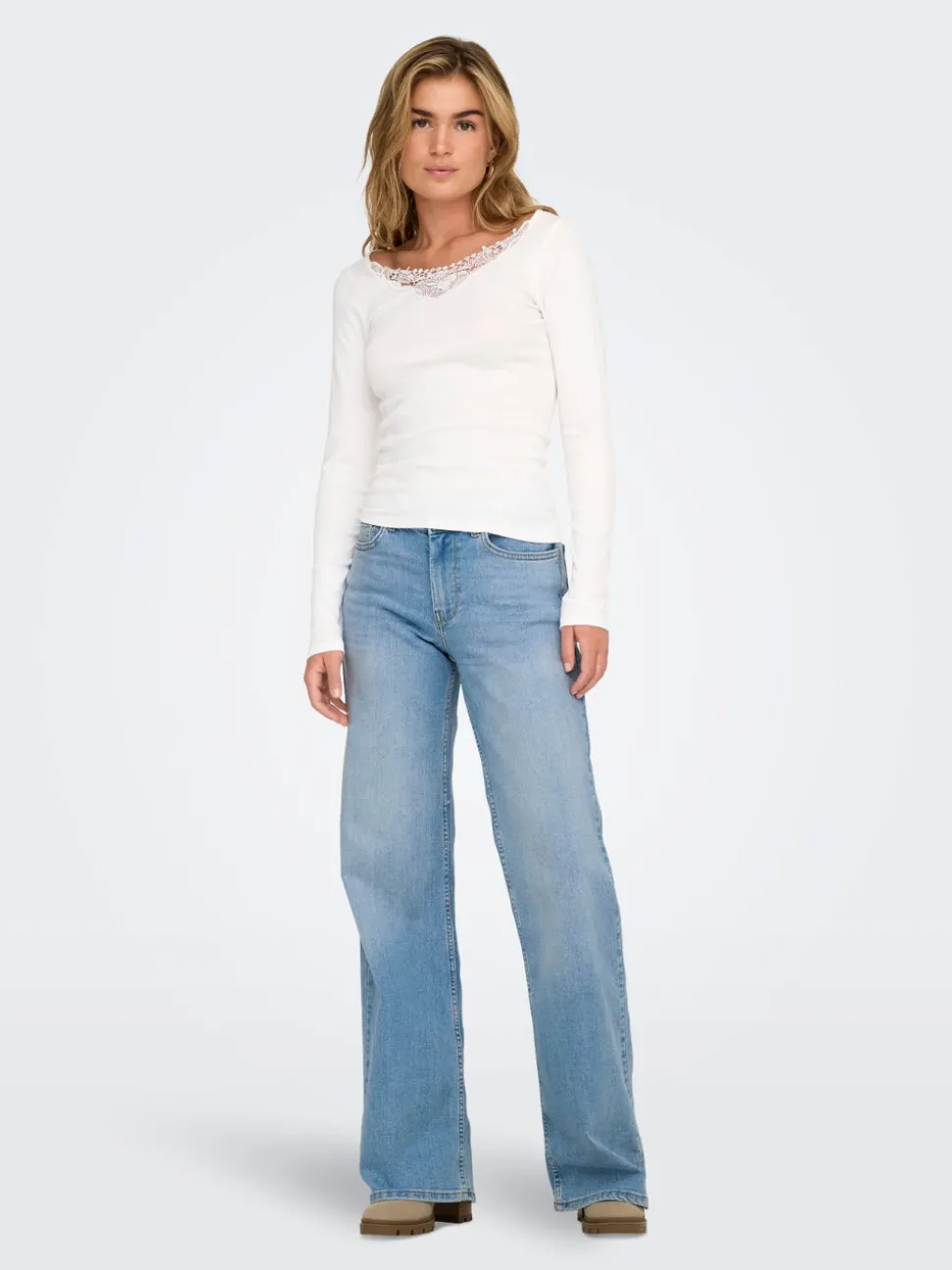 ONLCHRIS Medelhög midja Vida ben Jeans