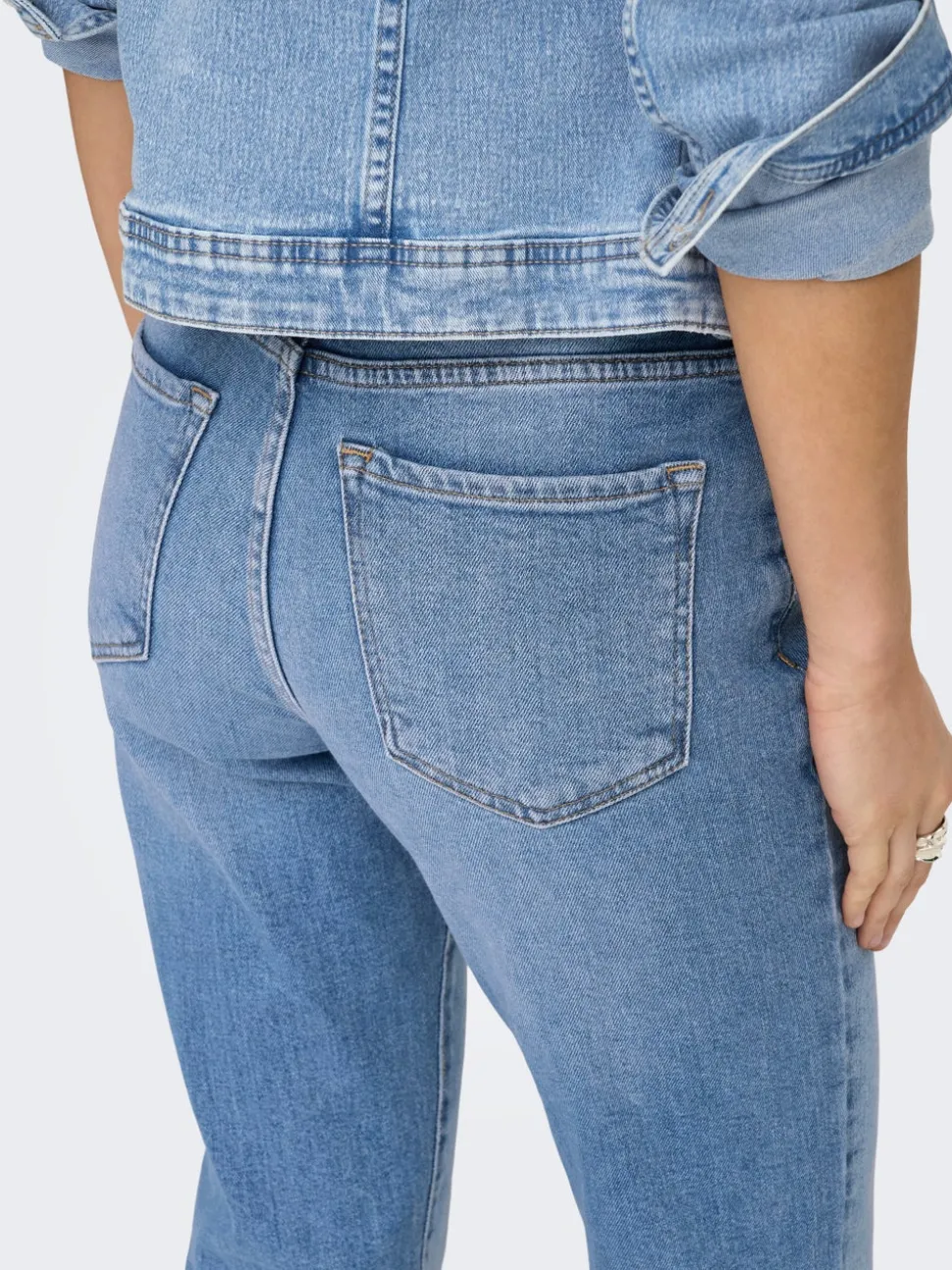 ONLEMILY Hög midja Rak passform Ankellängd Jeans