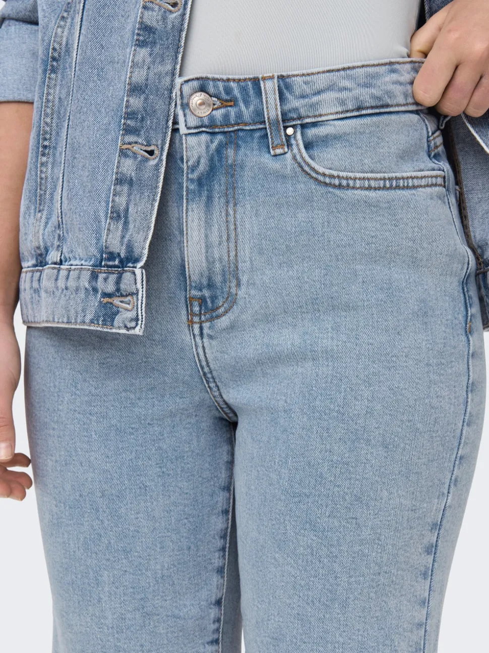 ONLEMILY Hög midja Rak passform Denimshorts
