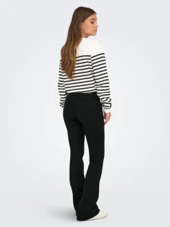 ONLHELLA Låg midja Utsvängd retropassform Jeans