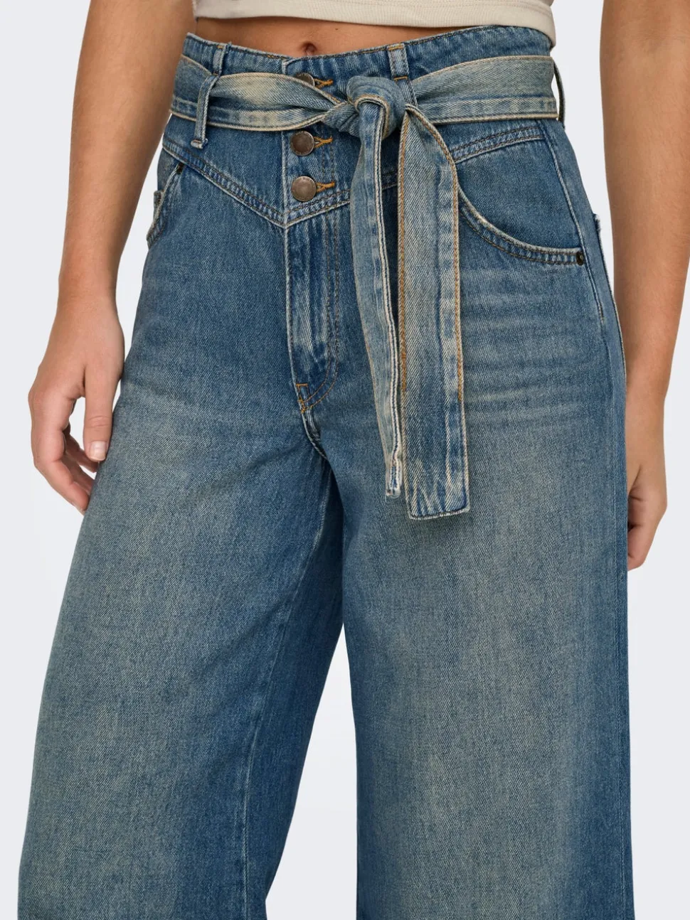 ONLJOELLE Hög midja Vida ben Jeans