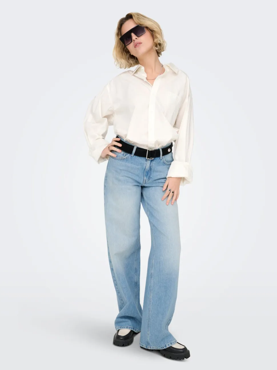 ONLMAYA Medelhög midja Vida ben Jeans