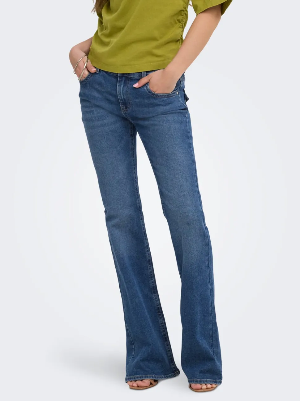 ONLPHOEBE Låg midja Utsvängd passform Jeans