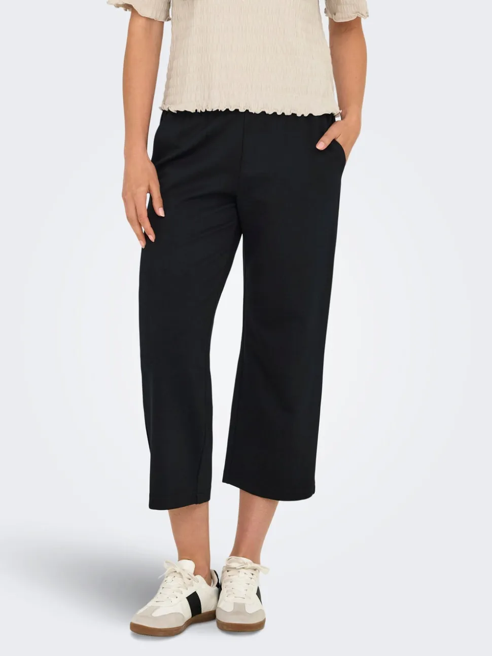ONLPOPTRASH-SUKI Cropped Fit Klassiska byxor