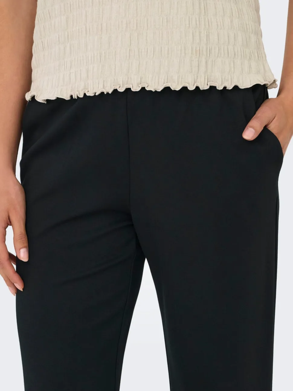 ONLPOPTRASH-SUKI Cropped Fit Klassiska byxor