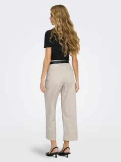 ONLROSALIE Cropped Fit Chinos