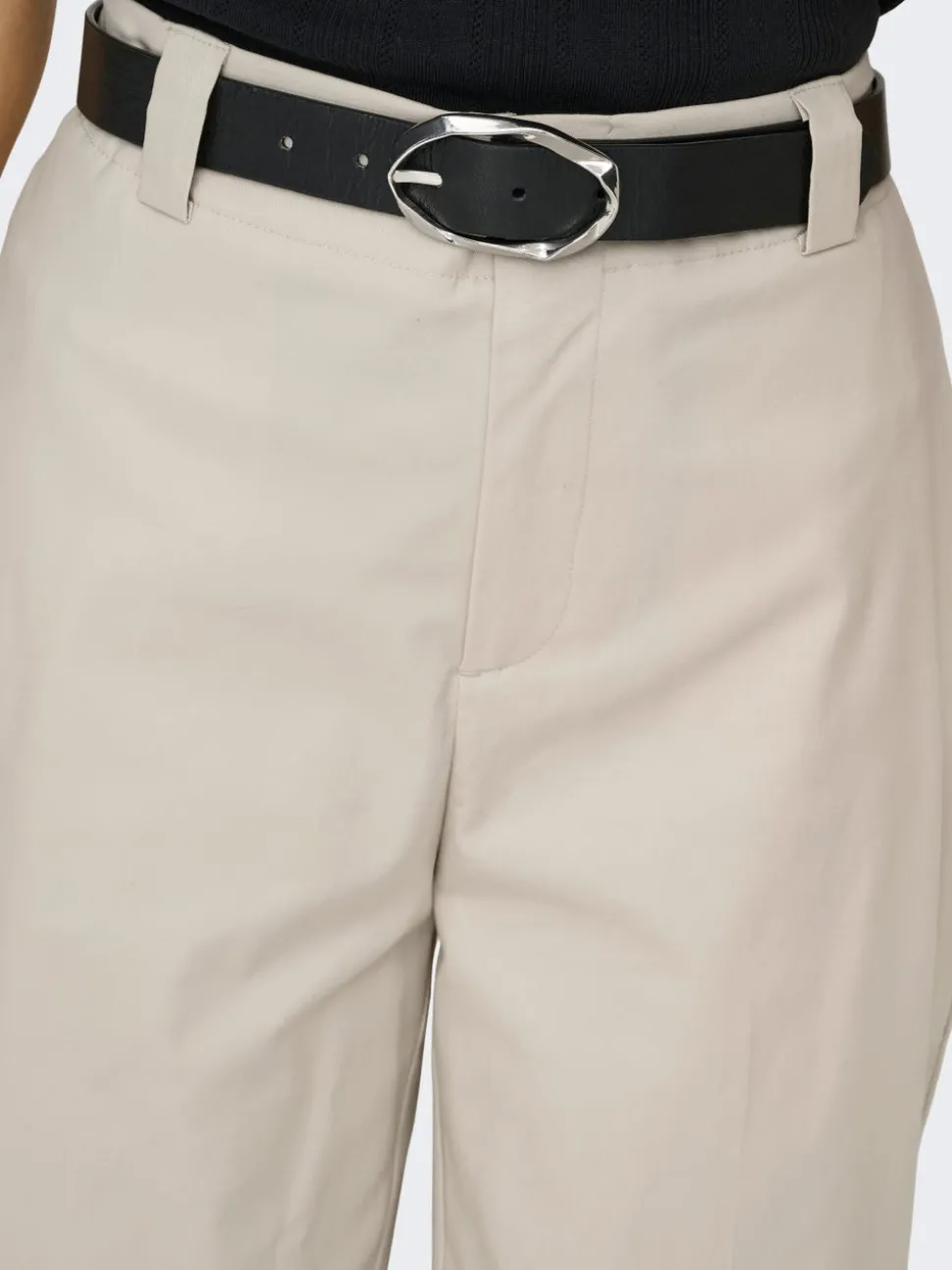 ONLROSALIE Cropped Fit Chinos