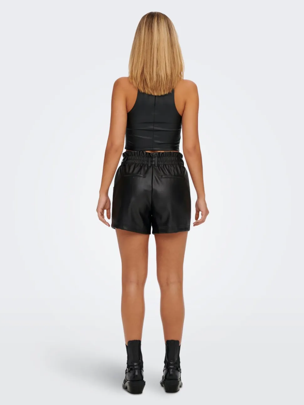 ONLSTEPHANIE Normal passform Shorts i läderimitation