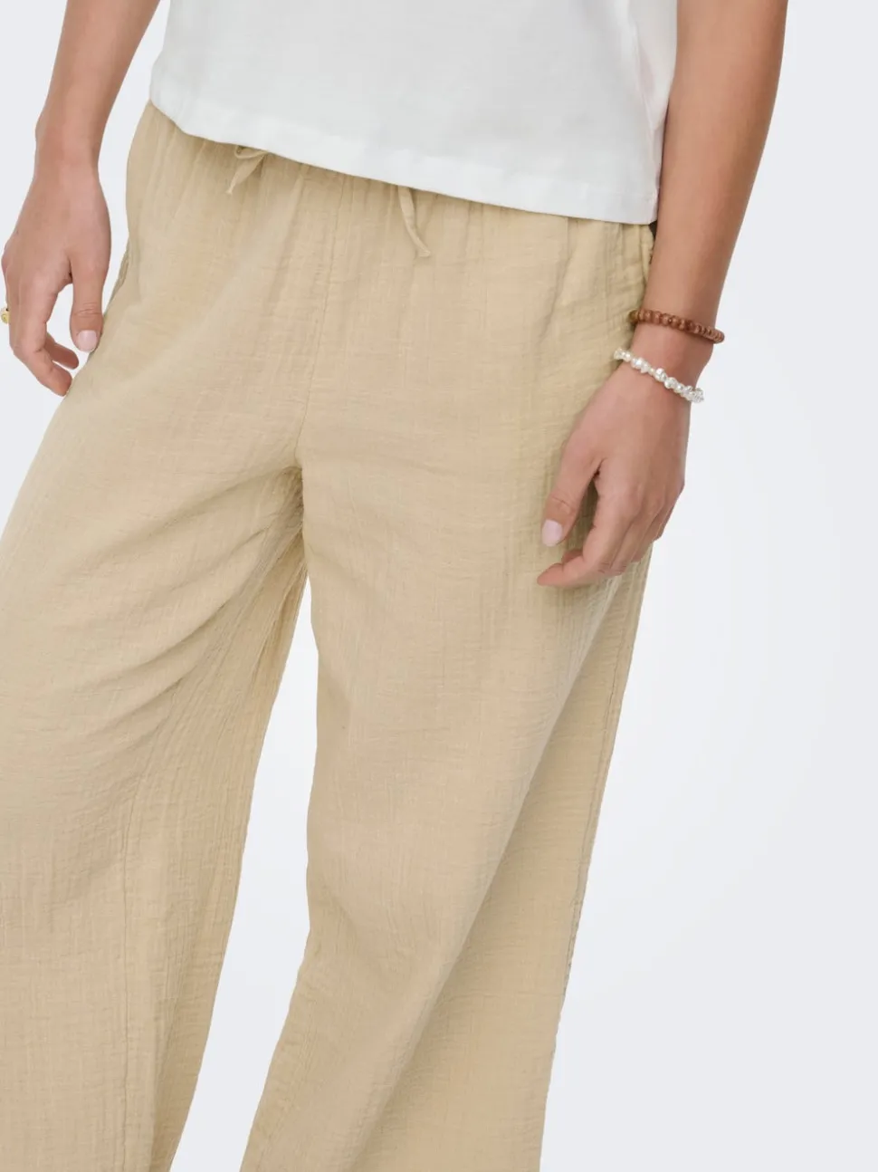 ONLTHYRA Comfort fit Byxor med vida ben