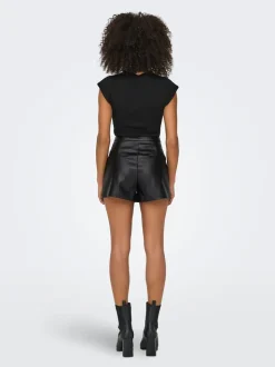 ONLTRICIA Medelhög midja Baggy Fit Shorts i läderimitation