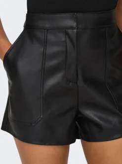 ONLTRICIA Medelhög midja Baggy Fit Shorts i läderimitation