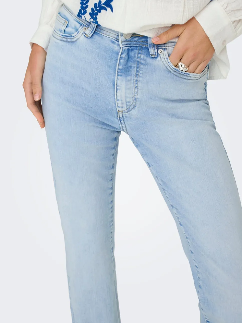 ONLWAUW Hög midja Utsvängd passform Jeans
