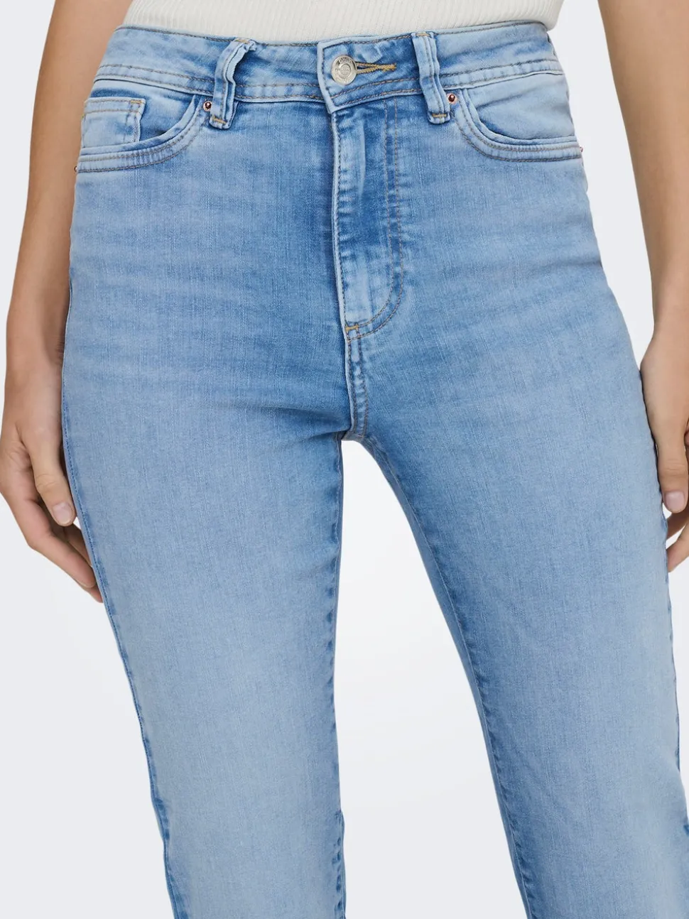 ONLWAUW Hög midja Utsvängd passform Jeans