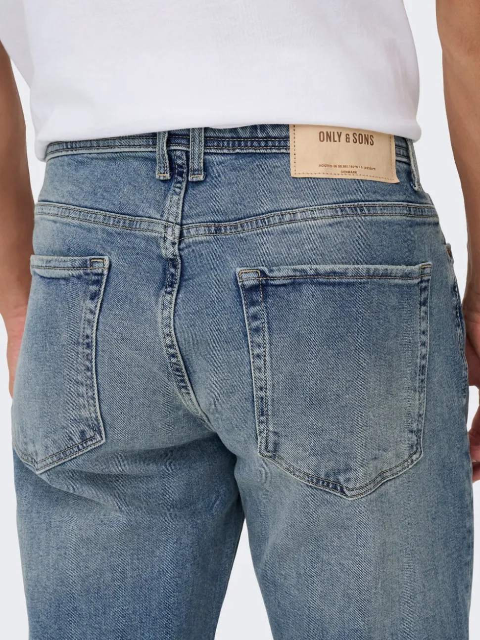 ONSEDGE Medelhög midja Rak passform Jeans