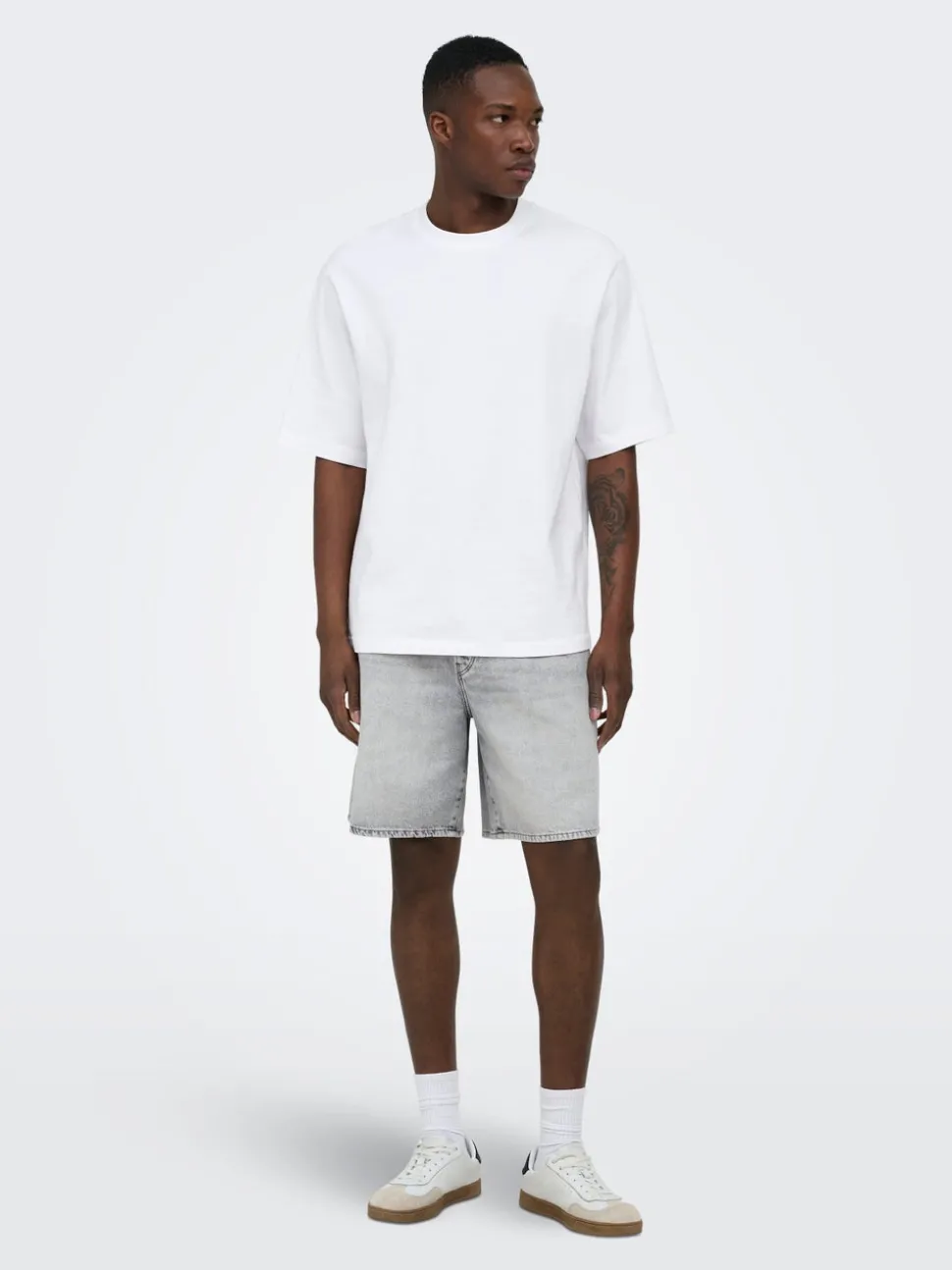 ONSFADE Medelhög midja Lös passform Shorts